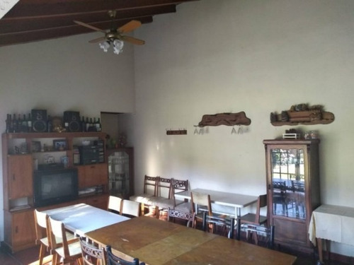 Imagen 18 de 29 de Hermoso Chalet De Estilo Construido Sobre Amplio Lote De 8,66 X 54,57