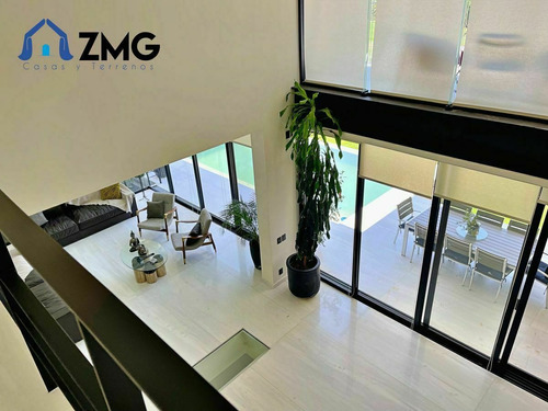 Residencia De Lujo En El Cielo Colinda Con Green Solo Exigen