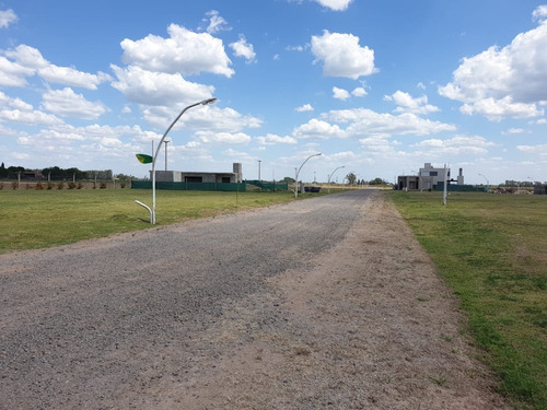 Barrio Cerrado Brisanova. Pueblo Esther. Bajas Expensas. Lote De 367 M2