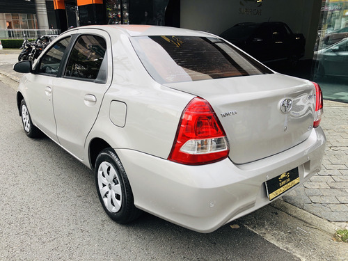 Toyota Etios 1.5 XS SEDAN 16V FLEX 4P AUTOMÁTICO