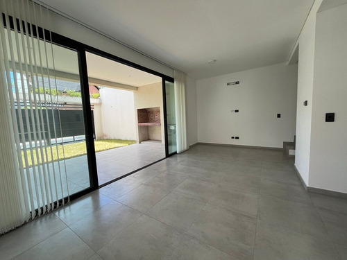 Venta Casa Tipo Castelar 4 Ambientes A Estrenar