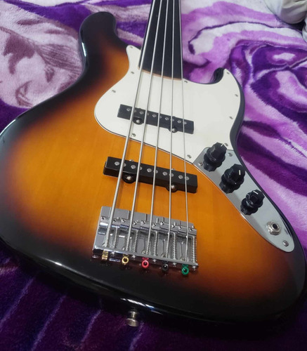 Bajo Pasivo Squier J Bass V Modificado A Fretless