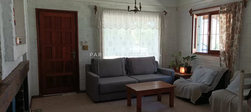 Casa De 3 Dormitorios En Venta En Altos De Pinares, Punta Del Este.