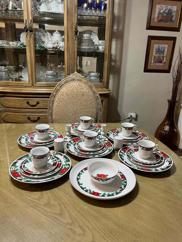 Vajilla De Porcelana Navideña (Usado)