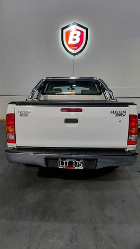 Imagen 8 de 15 de Toyota Hilux 2012 3.0 Cd Srv I 171cv 4x2