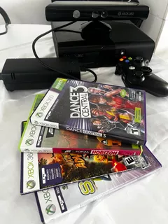 Xbox 360 Más Accesorios Y 4 Discos De Juegos.