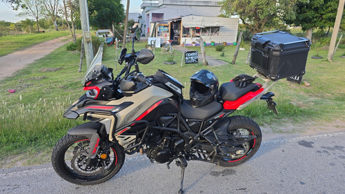 Moto En Excelente Estado Un Par De Meses De Uso