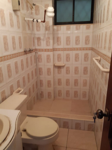 Imagen 3 de 27 de Vendo Casa Rentera De 2 Plantas