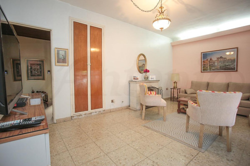 Imagen 10 de 30 de Casa Sobre Lote Propio Con 3 Dorm.y Posible Cuarto Dorm. Refaccionado- Flores