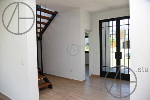 Casa En Venta De 5 Ambientes En Puertos
