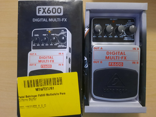 Pedal Behringer Guitarra Digital Multi Fx Fx600 Cor Cinza Prateado