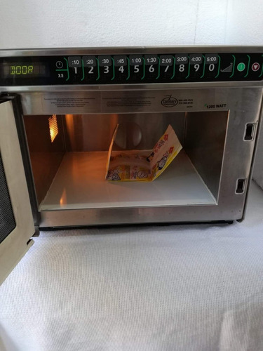 Imagen 3 de 4 de Horno Microondas Industrial Amana Comedores Acero Buen Fin