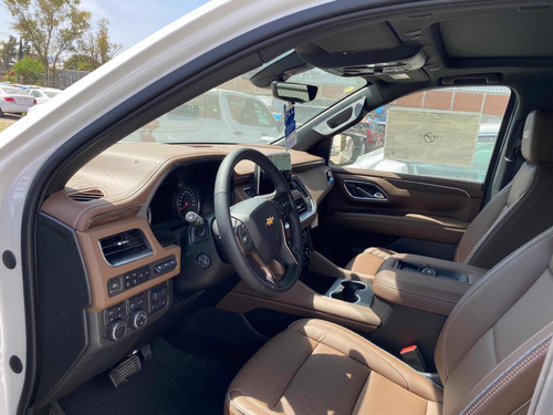 Chevrolet Suburban High Country