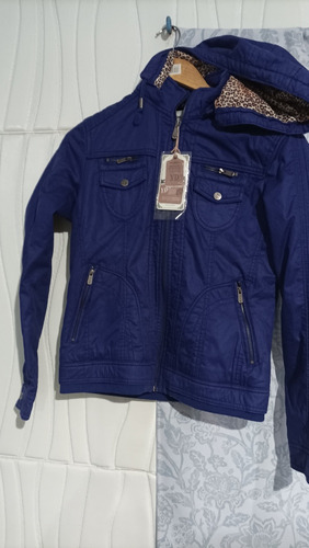 Campera Nueva Talle M Impermeable 