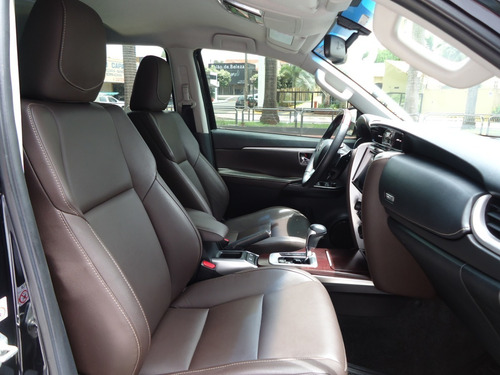 Imagem 11 de 14 de Toyota Sw4 - 2016/2017 2.8 Tdi Srx 5l 4x4 (aut)
