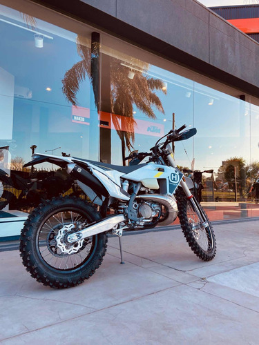 Imagen 21 de 25 de Husqvarna Te 300 I 2022 0km Stock Fisico Enduro