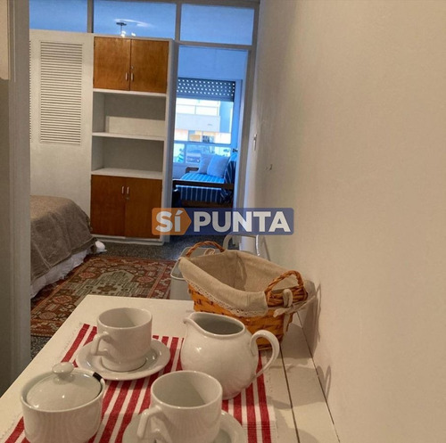 Imagen 8 de 10 de Apartamento En Alquiler - Mansa