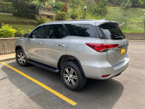 Toyota Fortuner 2019 2.7l Mid