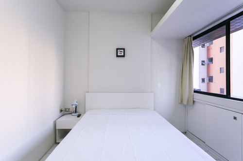 Imagem 10 de 14 de Apartamento 205, 5º Pav., Mobiliado Em Bem Pertinho Da Praia