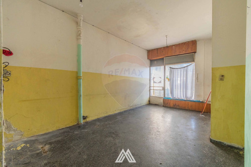 Venta Local En Aires Puros Baño Cochera 2 Plantas
