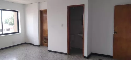 Oficina Con Excelente Ubicación Cod. 55515