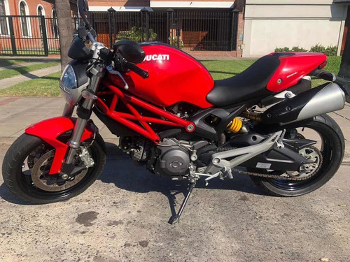 Ducati Monster 696