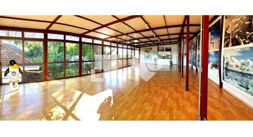 Excelente Localização Em Um Terreno De 2500m², Casa Com 700m², Peças Amplas. - 28-im408548