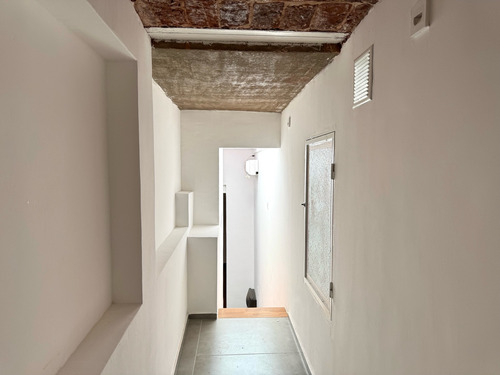 Venta Casa Departamento De Pasillo De Dos Dormitorios Rosario Centro
