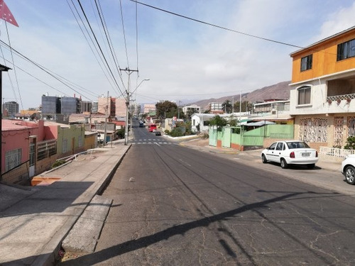 Imagen 2 de 4 de Terreno Construido, Excelente Ubicación