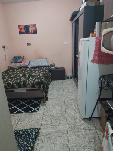 Casa De 1 Cômodo Com Banheiro E Lavanderia