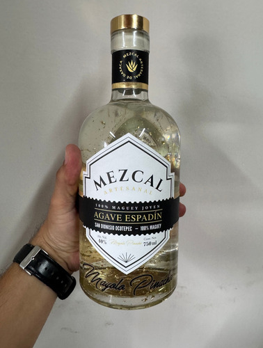 Botella De Mezcal Personalizada Con Hojuelas De Oro -24k
