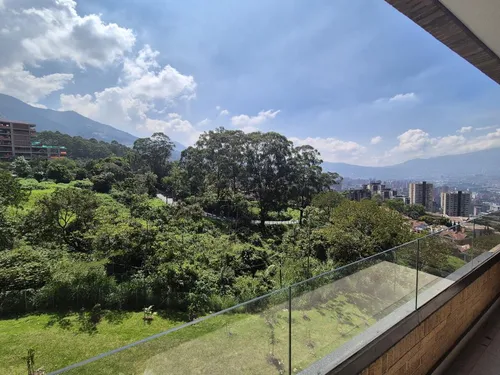 Apartamento En Venta En Altos Del Poblado. Cod V12449