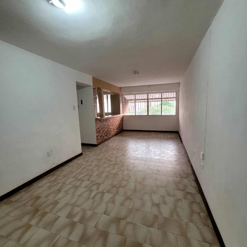 Apartamento En Alquiler En Urb El Bosque Ag7856