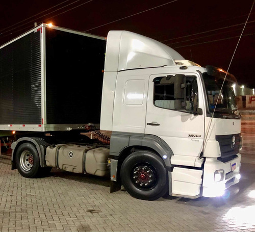 Imagem 1 de 14 de Mercedes Axor 1933
