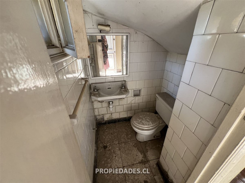 Casa En Venta De 3 Dorm. En Ñuñoa