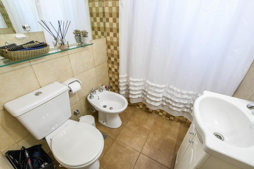 Imagen 13 de 17 de Departamento De 2 Dormitorios En Venta Con Baulera Centro Rosario