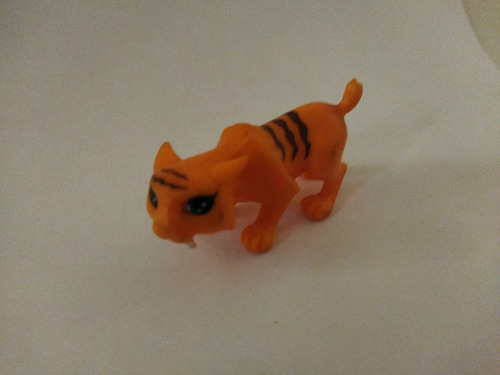 Monster High Mascota Colmillos Tigre Toralei Stripe Naranja (Usado)