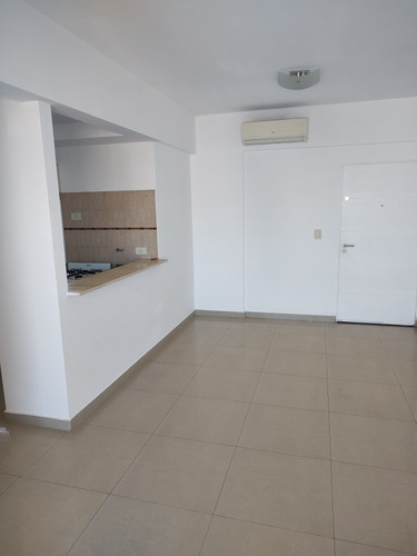 Imagen 5 de 15 de Departamento 2 Ambientes Con Balcón Al Frente