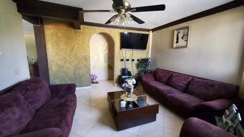 Inversión Con Doble Propósito: Casa + Salón De Fiestas, Calle Cardenales, Col. Parque Residencial Coacalco, Ecatepec, Edo. Méx.