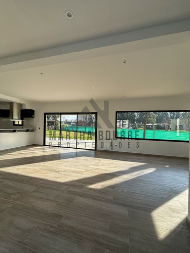 Casa En Venta En Santo Tomas, Pilar, G.b.a. Zona Norte