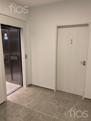 Venta-departamento -dos Dormitorios-cochera- Microcentro-