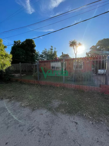 Venta De 2 Casas En Salinas Al Sur, 3 Dormitorios, Estufa Leña, Cochera X 3