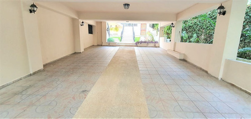 For Sale En Cuesta Hermosa I Con Piscina Y Patio 3 Habitaciones Y 4 Parqueos No Broker Solo Cliente Llamar