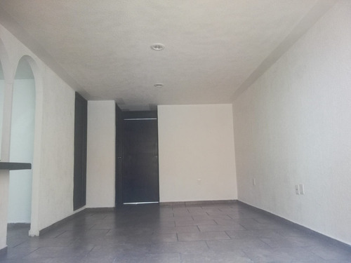 Imagen 1 de 6 de Rento Departamento 2 Recamaras Y 1 Baño Completo Y 1/2