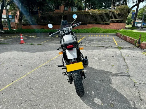 Royal Enfield Himalayan 411 2024