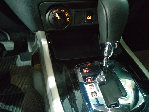 Imagem 12 de 15 de Nissan Frontier 2.3 Attack Cab. Dupla 4x4 Aut. 4p 7 Marchas