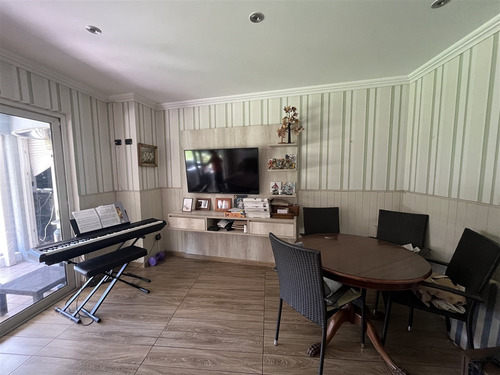 Casa En Venta De 7 Dorm, 2 Suite ,4 B ,en Lo Barnechea
