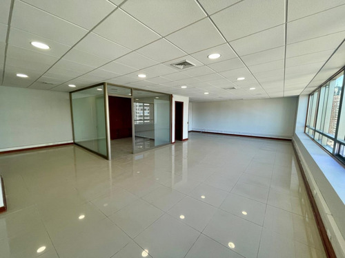 Amplia Of Con Planta Libre, Edificio Coracero, Viña Del Mar
