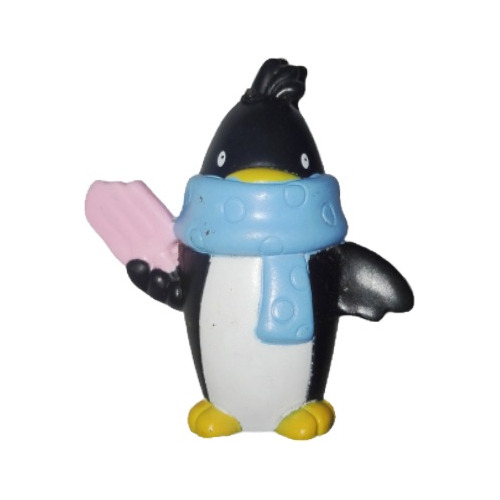 Figura Club Penguin Dark Black Helado 5cm Mattel