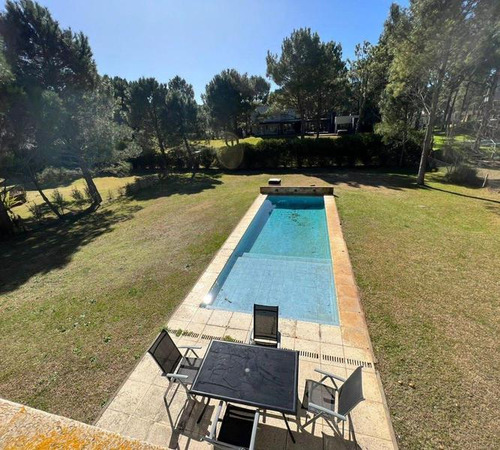 Casa De 4 Dormitorios C/ Piscina La Herradura